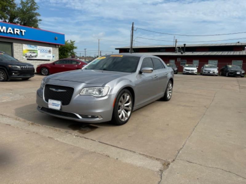 2018 Chrysler 300 Limited's photo