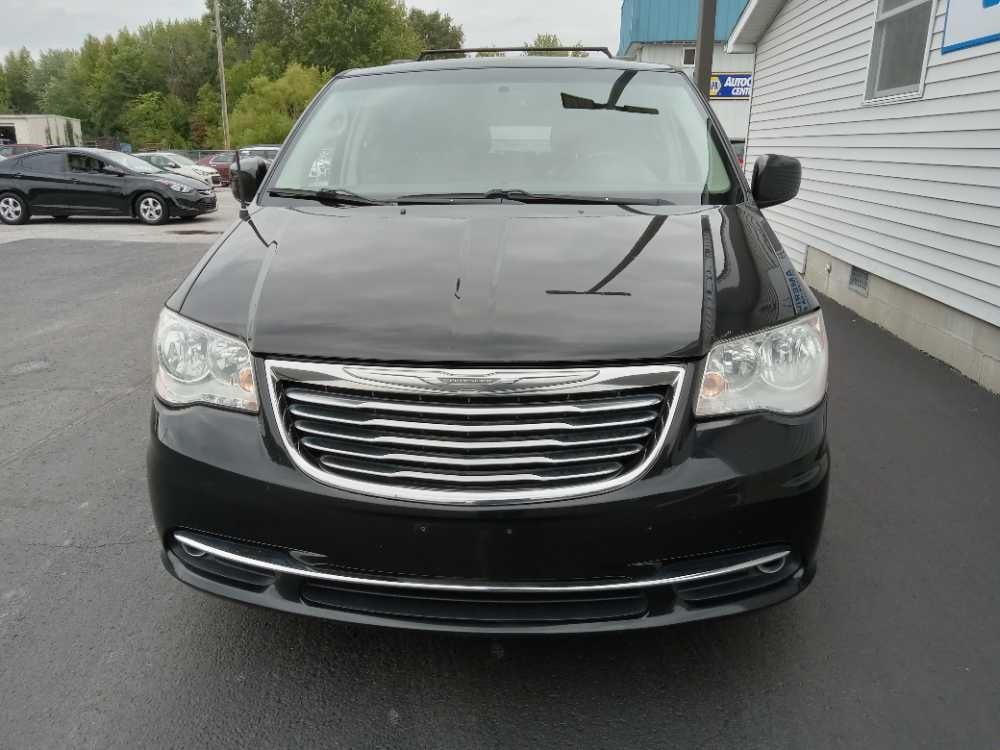 CHRYSLER TOWN & COUNTRY TOURI