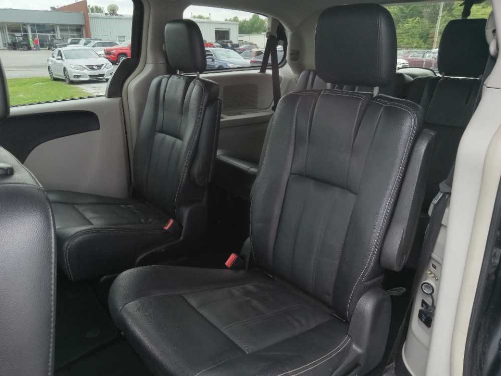 CHRYSLER TOWN & COUNTRY TOURI