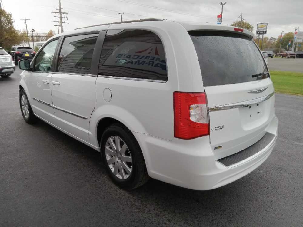 CHRYSLER TOWN & COUNTRY TOURI