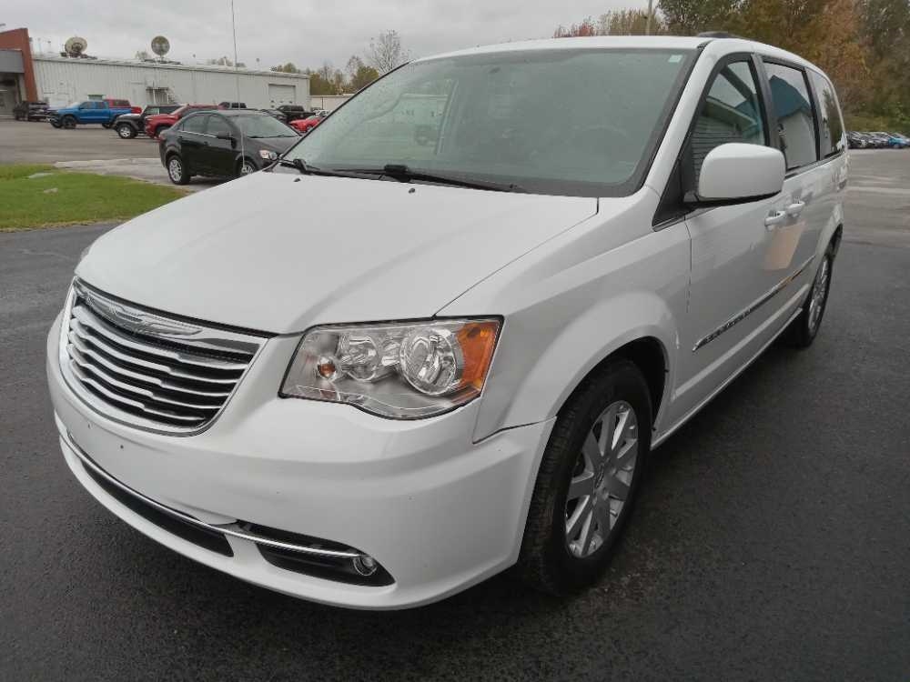 2016 CHRYSLER TOWN & COUNTRY TOURI