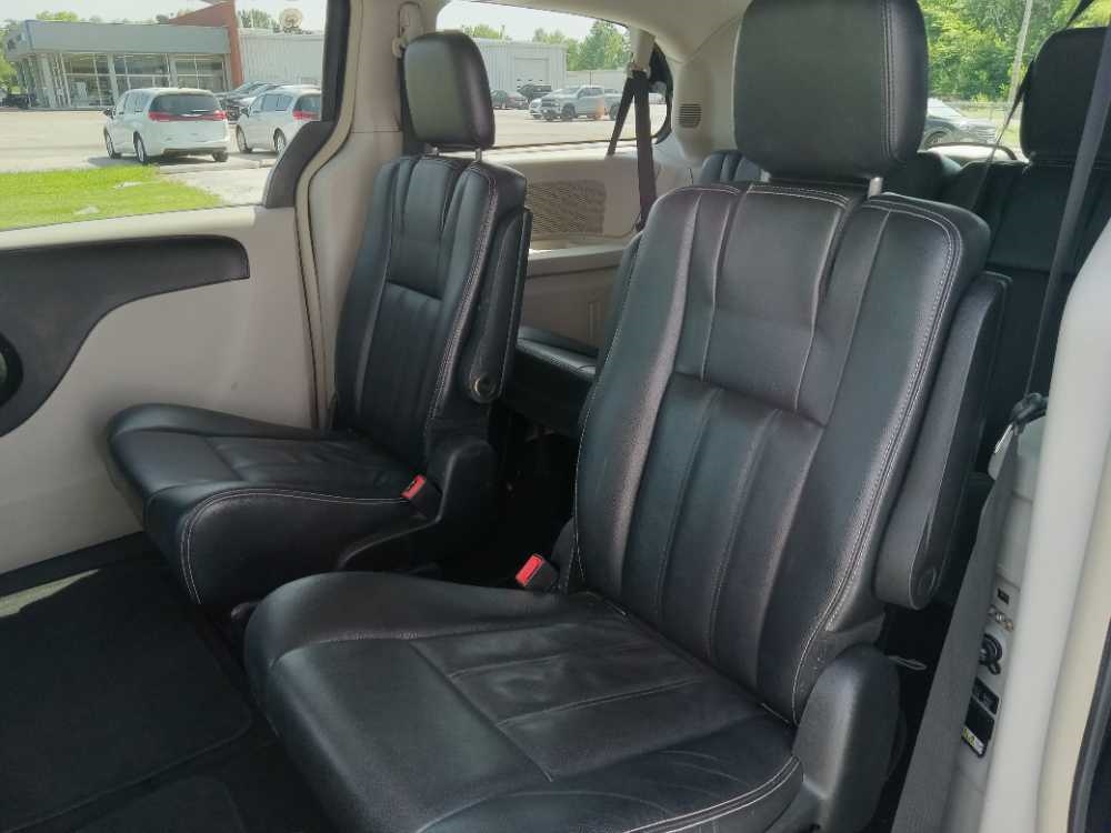 CHRYSLER TOWN & COUNTRY TOURI