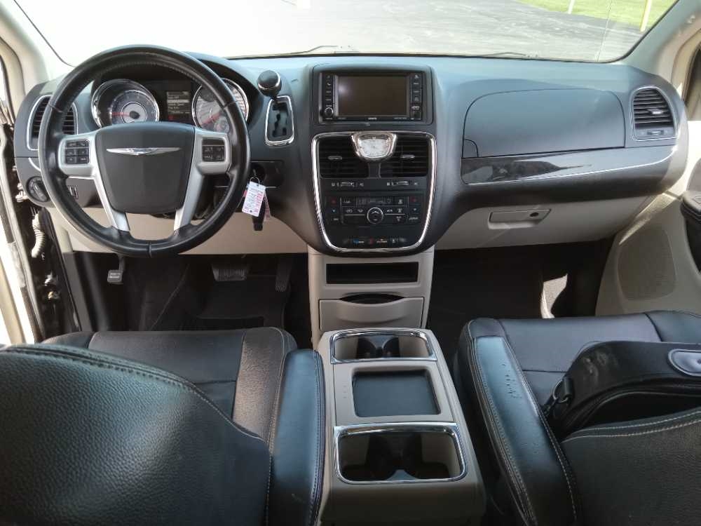 CHRYSLER TOWN & COUNTRY TOURI