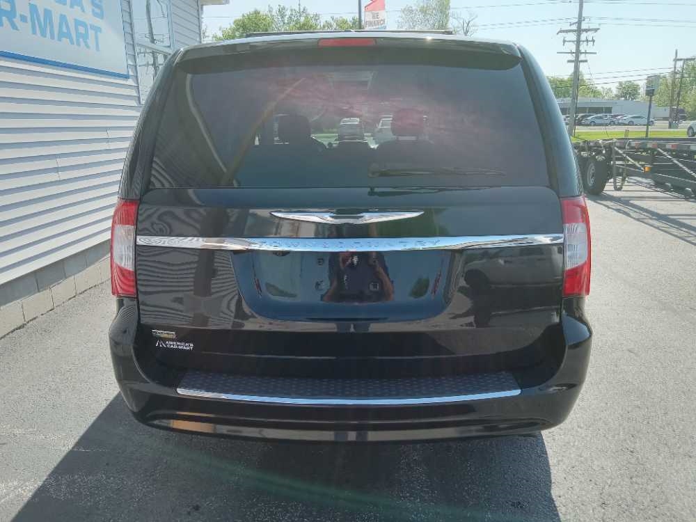 CHRYSLER TOWN & COUNTRY TOURI