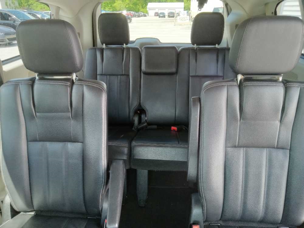 CHRYSLER TOWN & COUNTRY TOURI