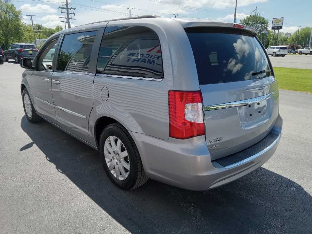 CHRYSLER TOWN & COUNTRY TOURI