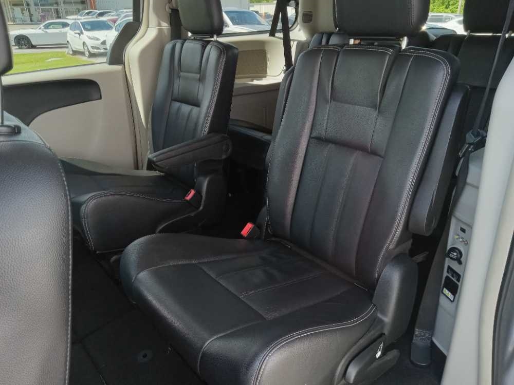 CHRYSLER TOWN & COUNTRY TOURI