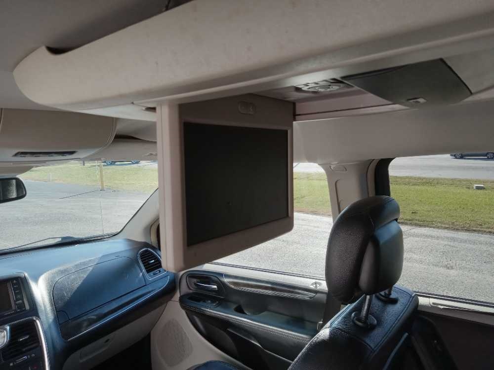 CHRYSLER TOWN & COUNTRY TOURI