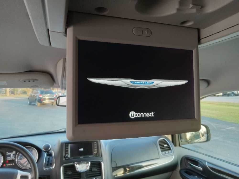 CHRYSLER TOWN & COUNTRY TOURI