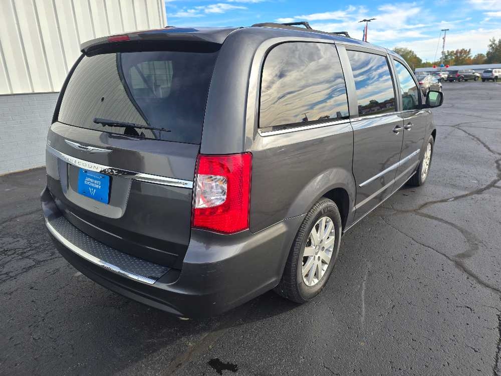 CHRYSLER TOWN & COUNTRY TOURI