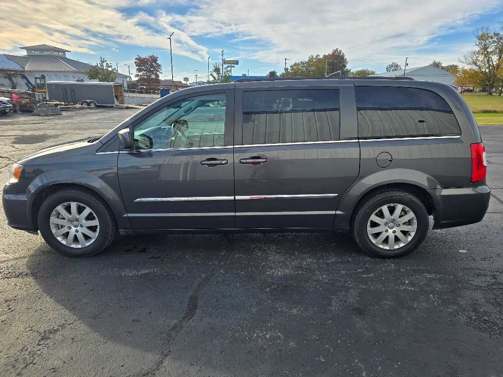 CHRYSLER TOWN & COUNTRY TOURI