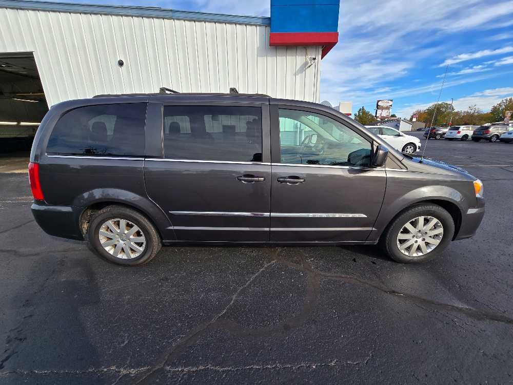 CHRYSLER TOWN & COUNTRY TOURI