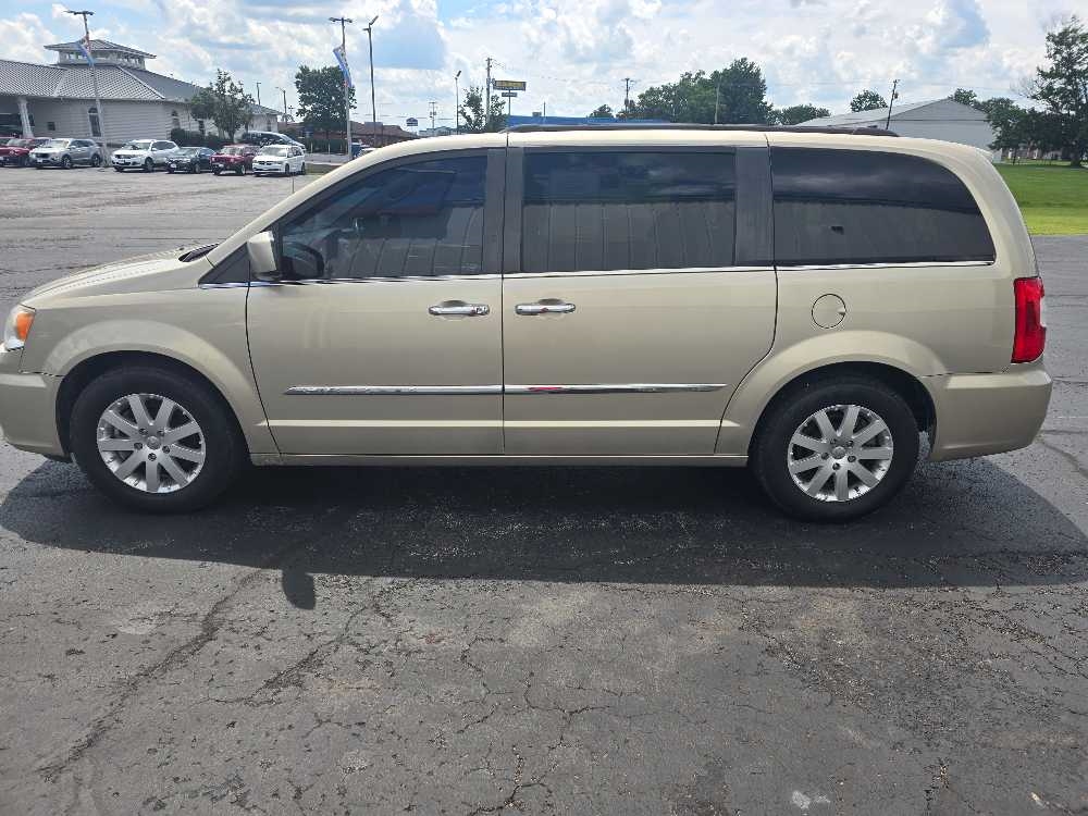 CHRYSLER TOWN & COUNTRY TOURI