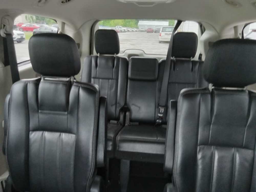 CHRYSLER TOWN & COUNTRY TOURI