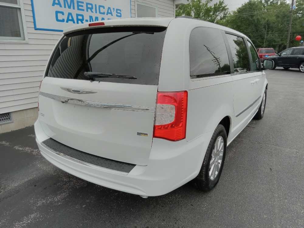 CHRYSLER TOWN & COUNTRY TOURI