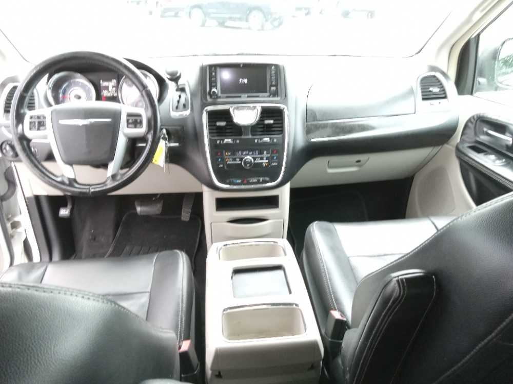CHRYSLER TOWN & COUNTRY TOURI