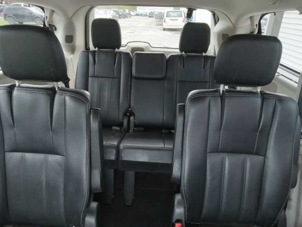 CHRYSLER TOWN & COUNTRY TOURI