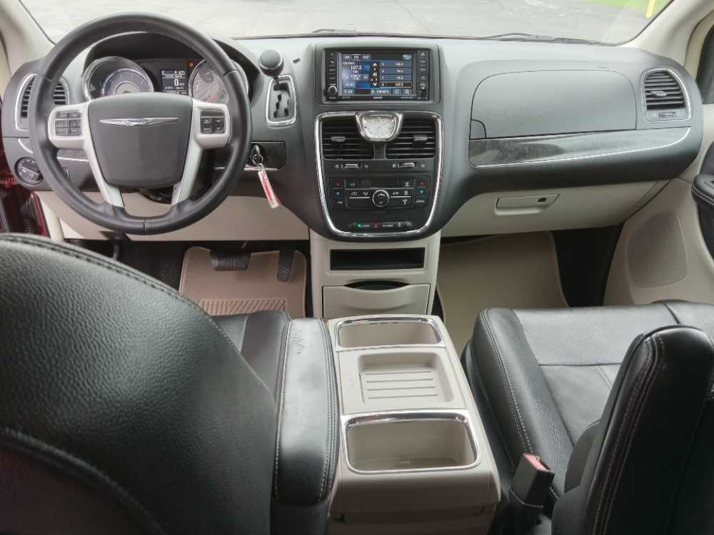 CHRYSLER TOWN & COUNTRY TOURI