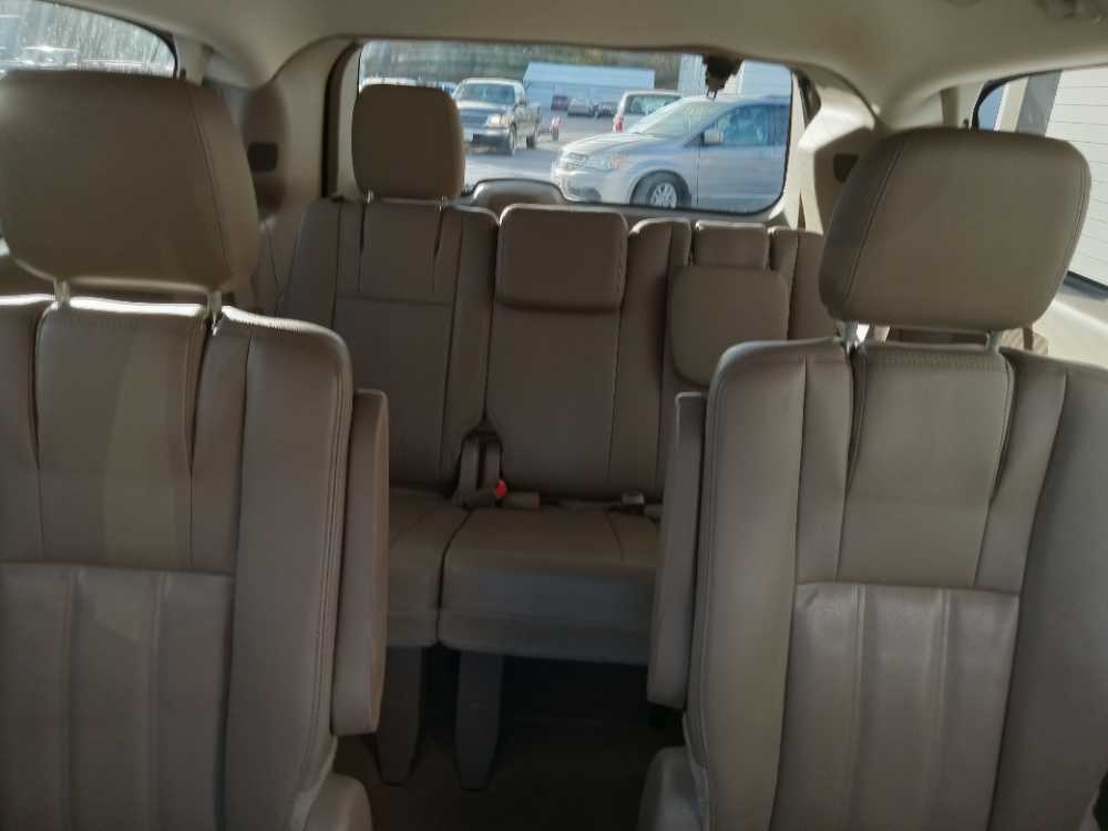 CHRYSLER TOWN & COUNTRY TOURI