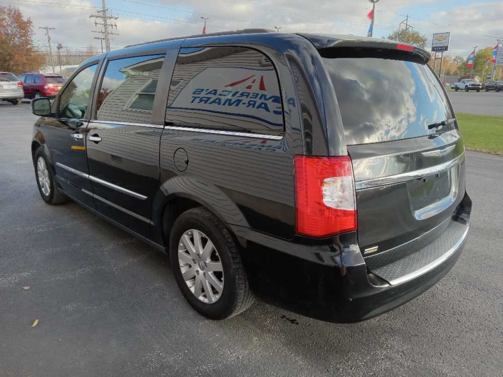 CHRYSLER TOWN & COUNTRY TOURI
