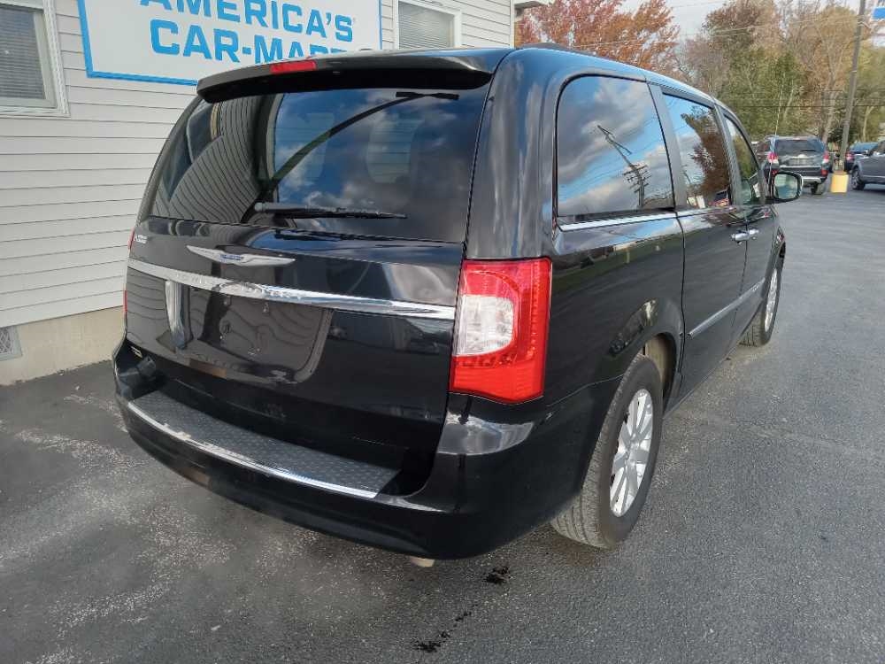 CHRYSLER TOWN & COUNTRY TOURI