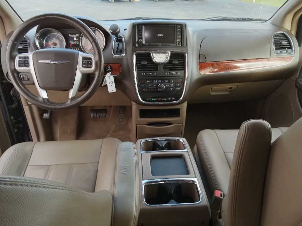 CHRYSLER TOWN & COUNTRY TOURI