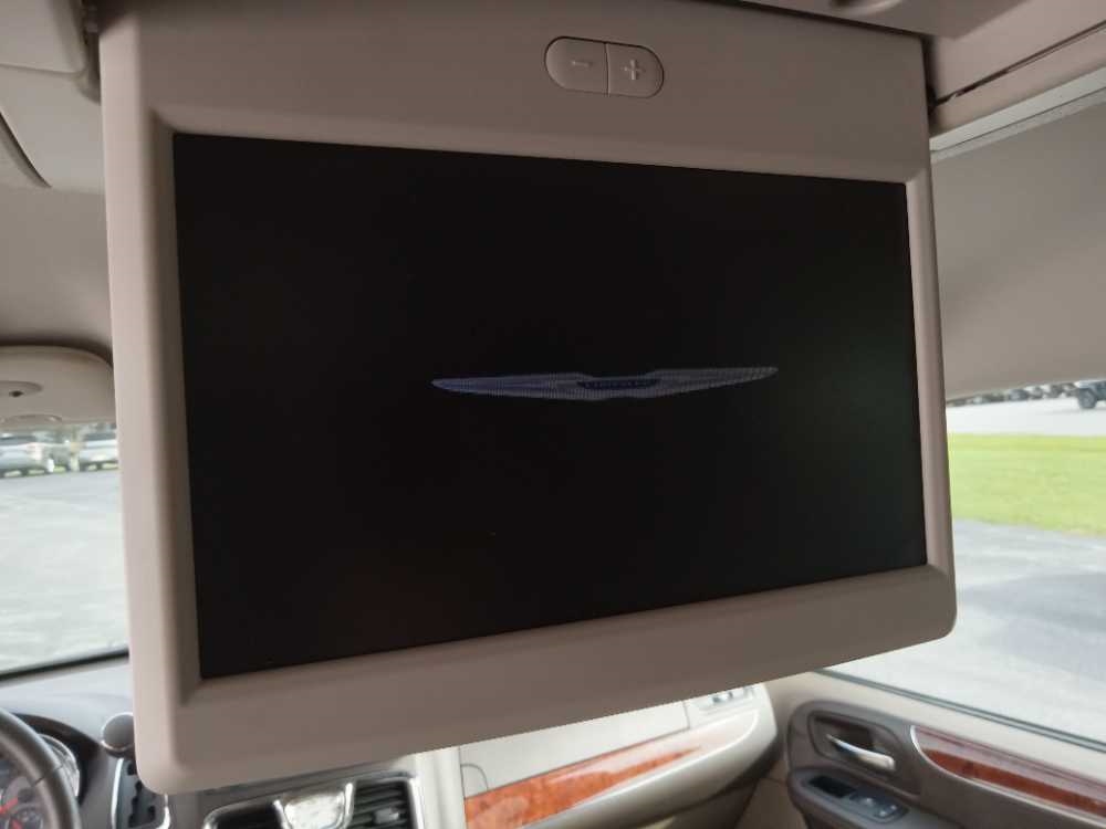 CHRYSLER TOWN & COUNTRY TOURI