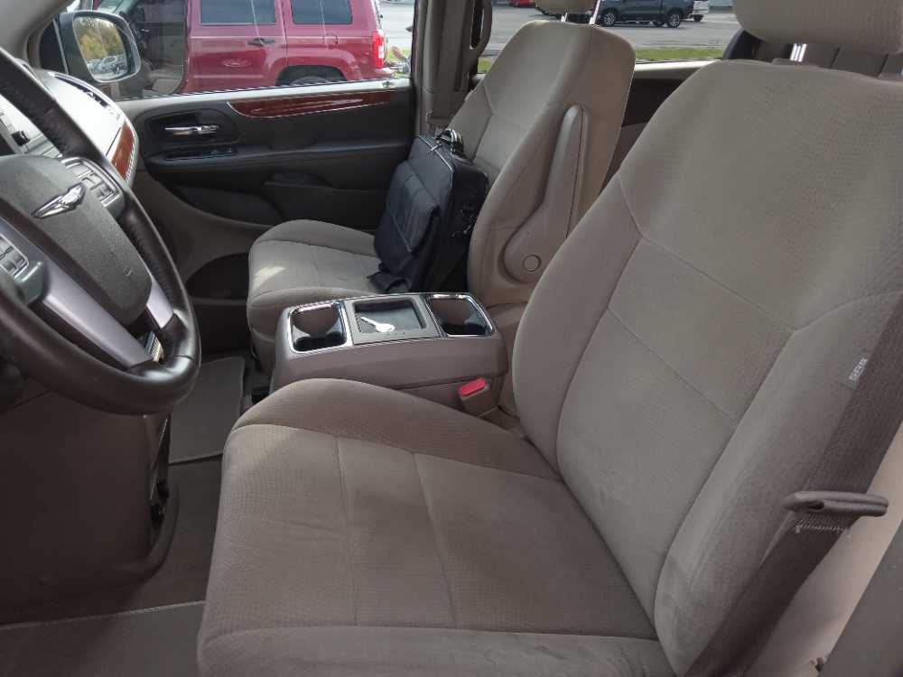 CHRYSLER TOWN & COUNTRY TOURI