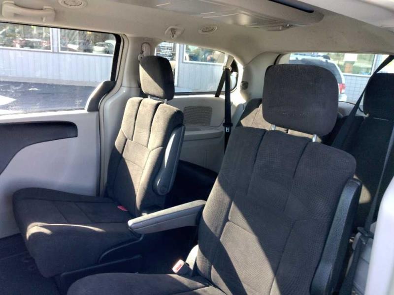 2013 Chrysler Town & Country America's CarMart