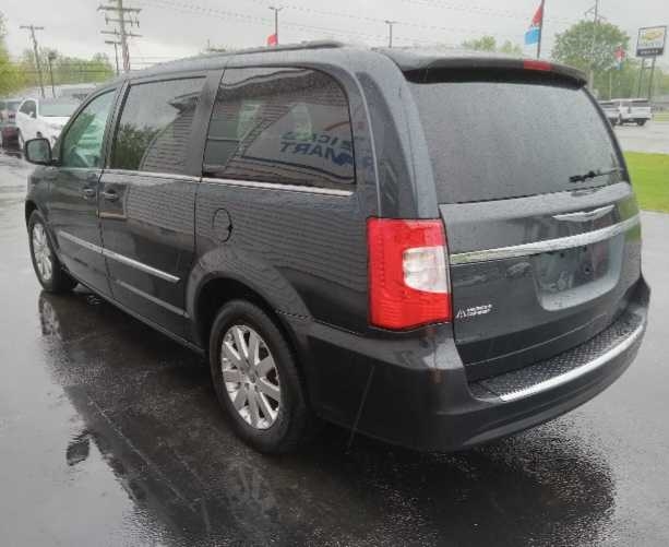 CHRYSLER TOWN & COUNTRY TOURI