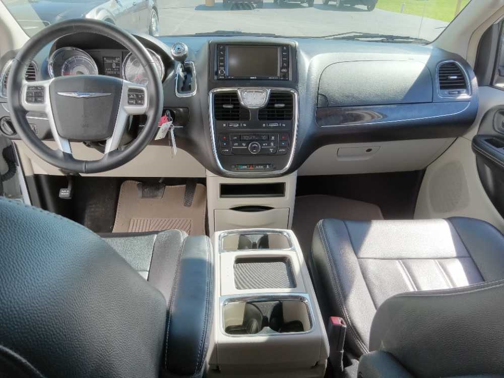 CHRYSLER TOWN & COUNTRY TOURI