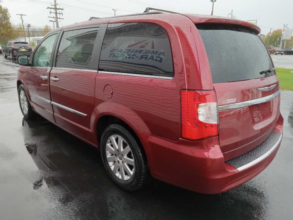 CHRYSLER TOWN & COUNTRY TOURI