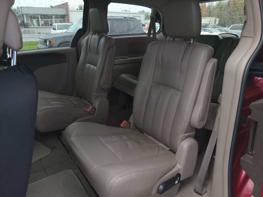 CHRYSLER TOWN & COUNTRY TOURI