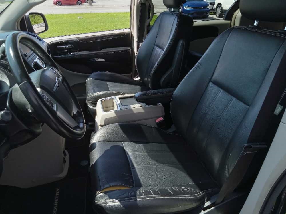 CHRYSLER TOWN & COUNTRY TOURI
