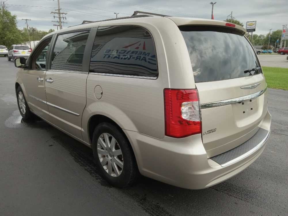 CHRYSLER TOWN & COUNTRY TOURI