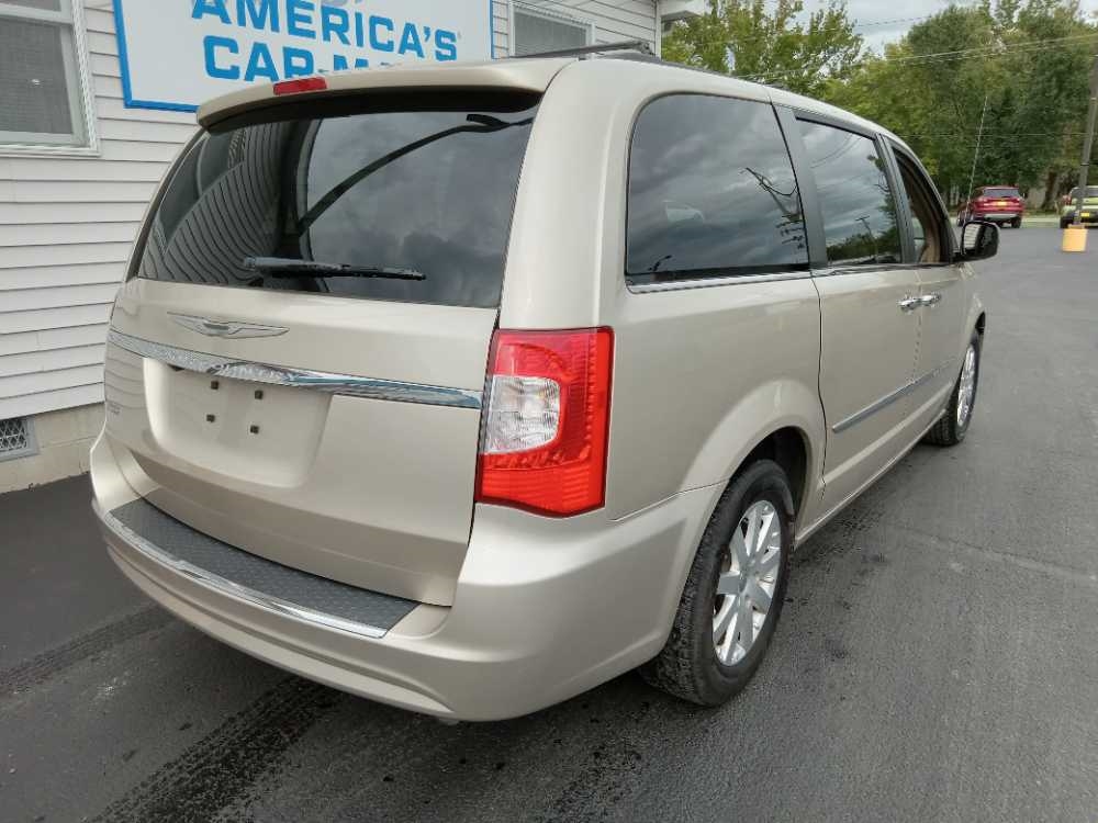 CHRYSLER TOWN & COUNTRY TOURI