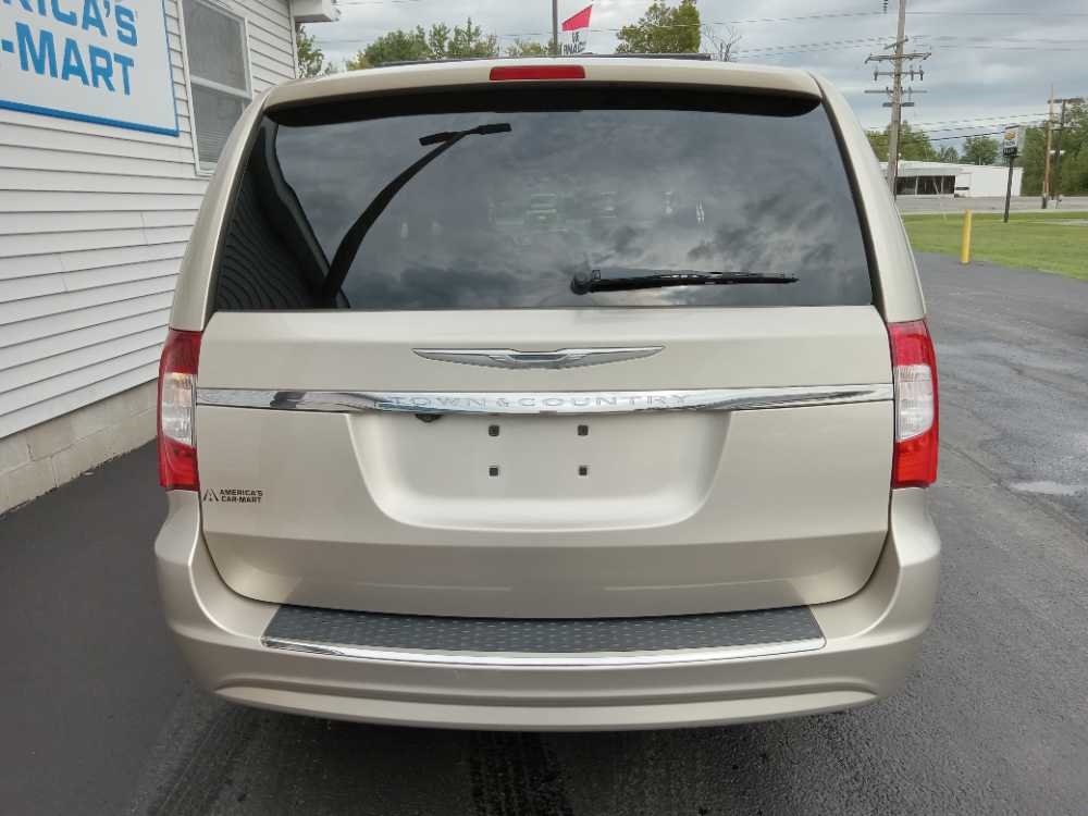 CHRYSLER TOWN & COUNTRY TOURI