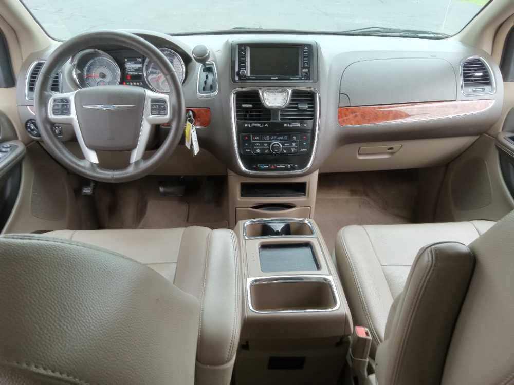 CHRYSLER TOWN & COUNTRY TOURI