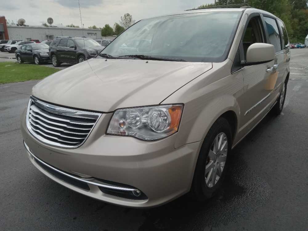 CHRYSLER TOWN & COUNTRY TOURI