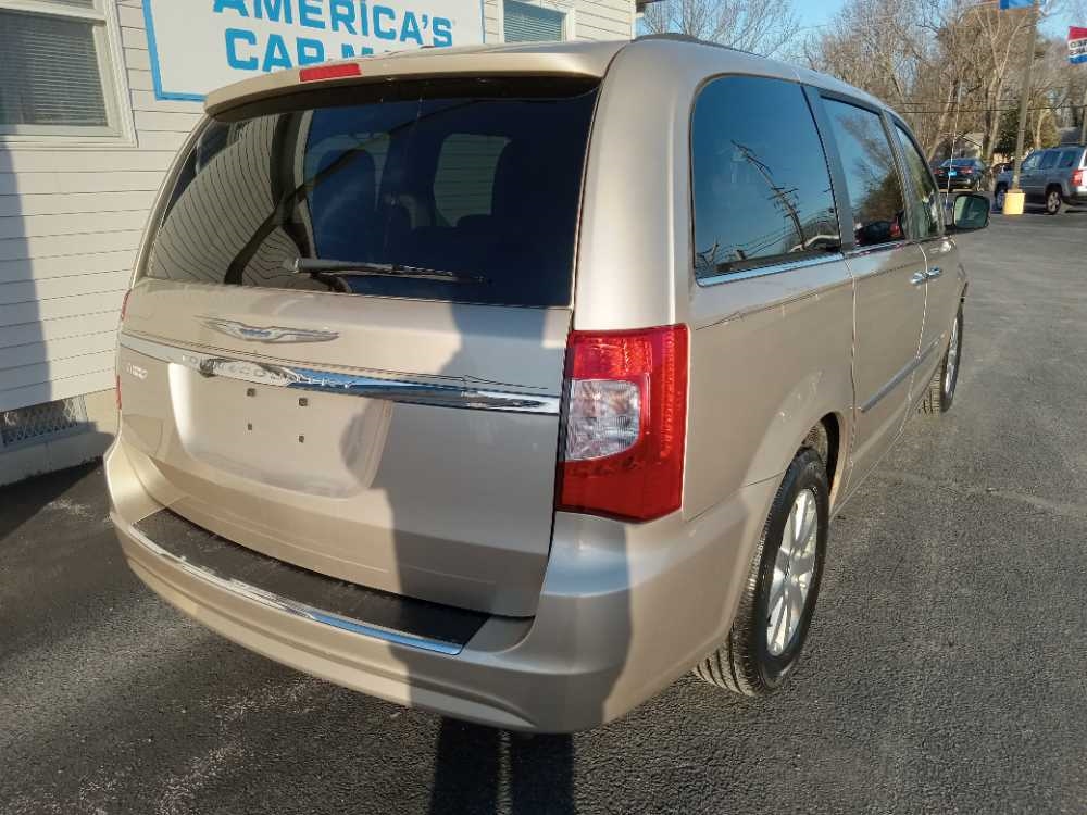 CHRYSLER TOWN & COUNTRY TOURI