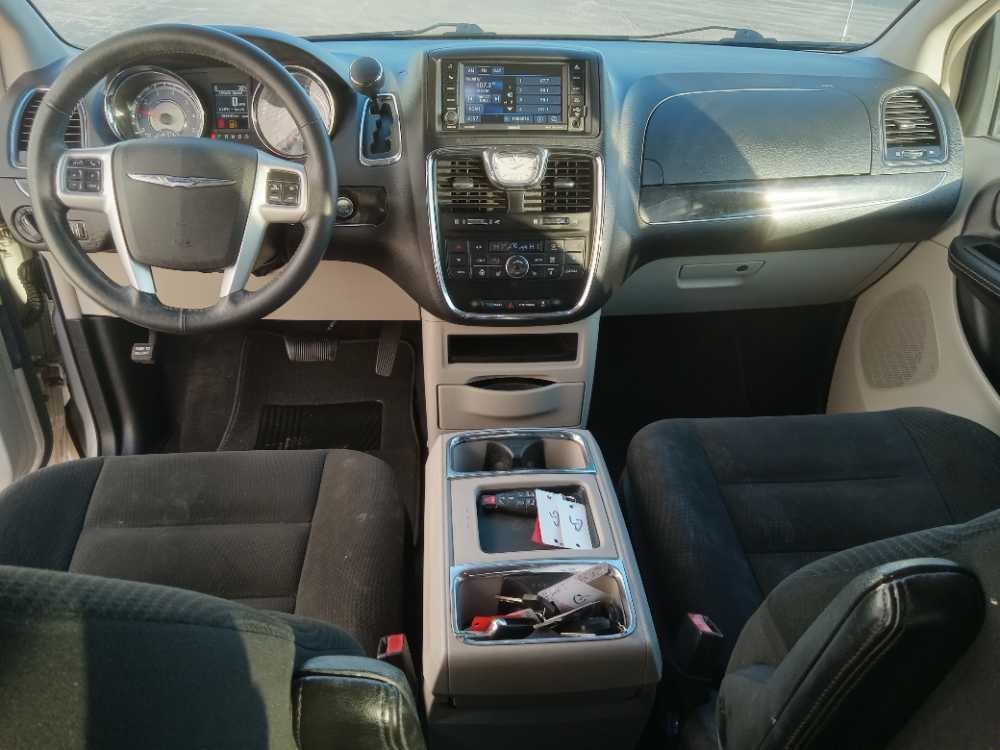 CHRYSLER TOWN & COUNTRY TOURI