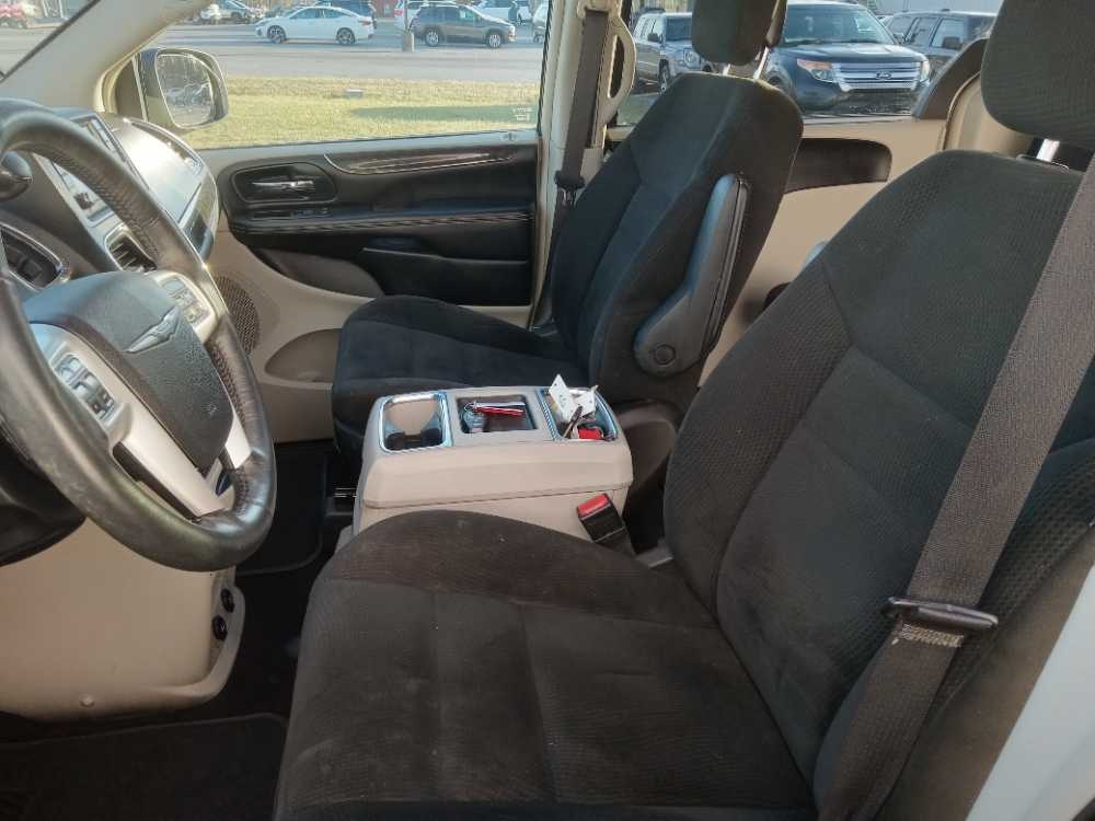 CHRYSLER TOWN & COUNTRY TOURI