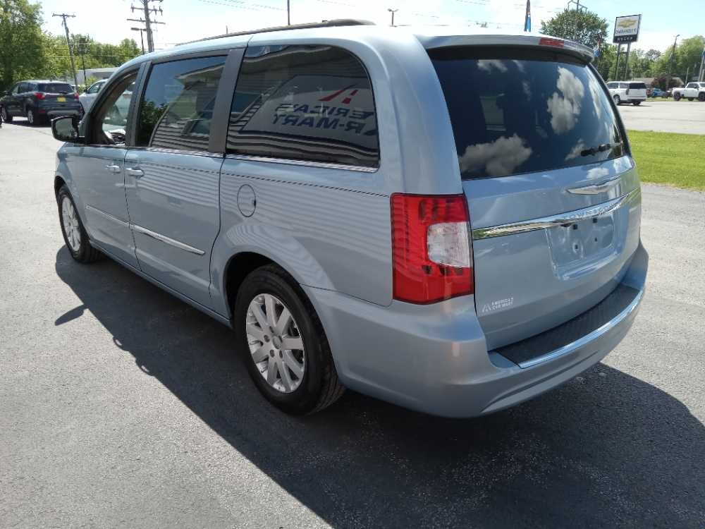 CHRYSLER TOWN & COUNTRY TOURI