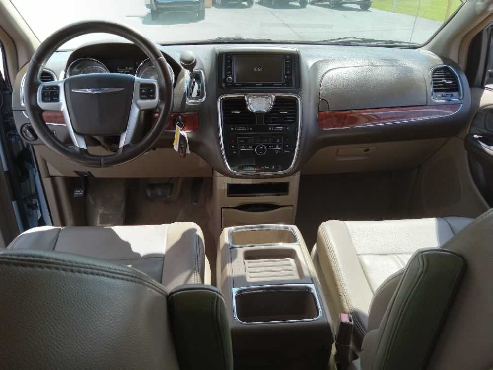 CHRYSLER TOWN & COUNTRY TOURI