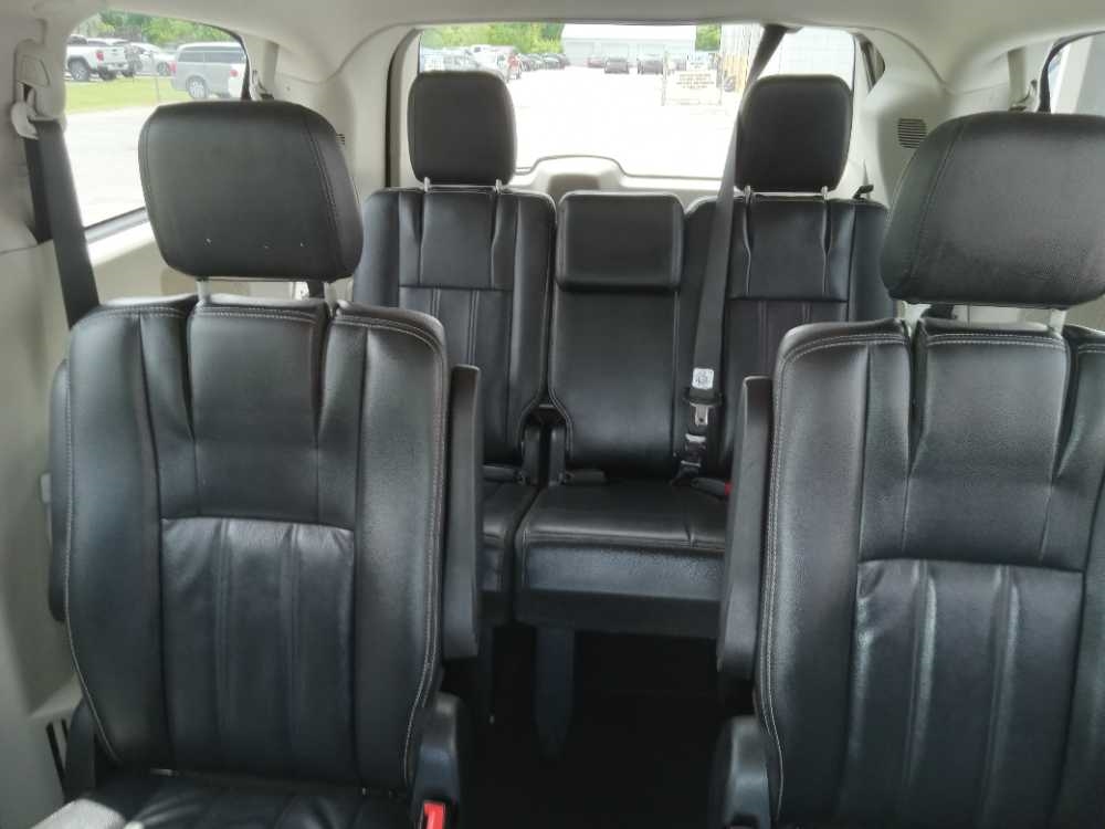 CHRYSLER TOWN & COUNTRY TOURI