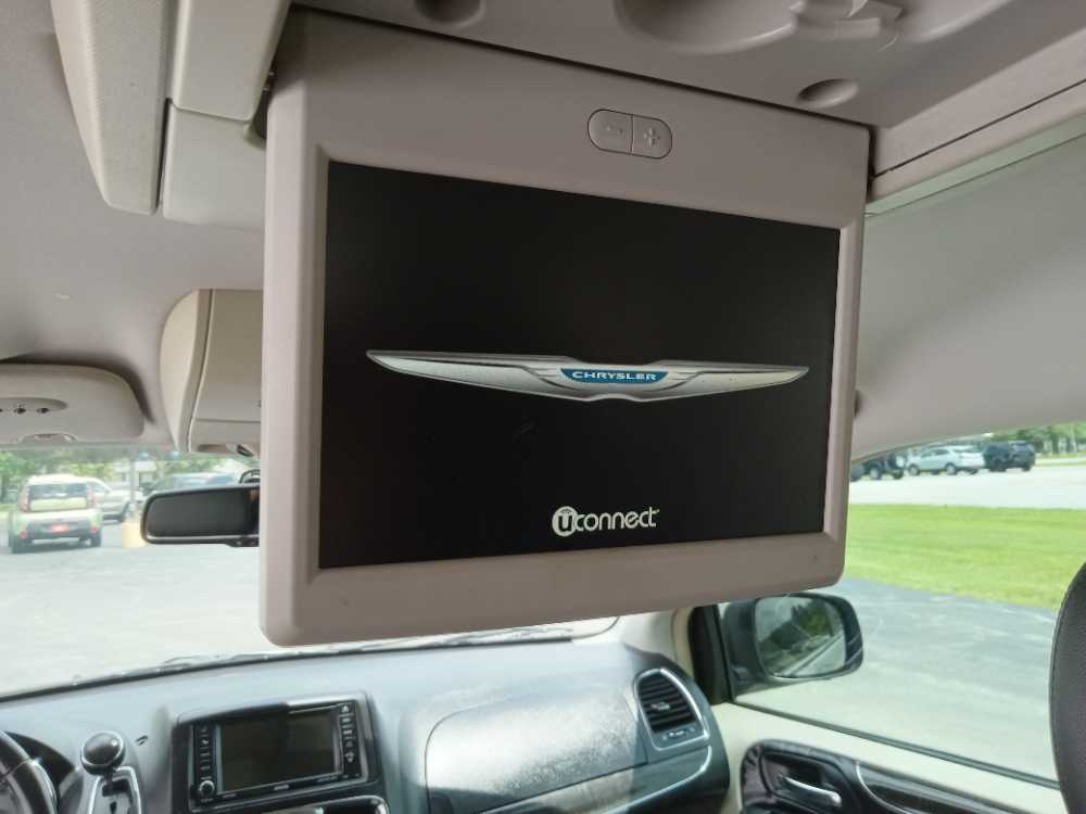 CHRYSLER TOWN & COUNTRY TOURI