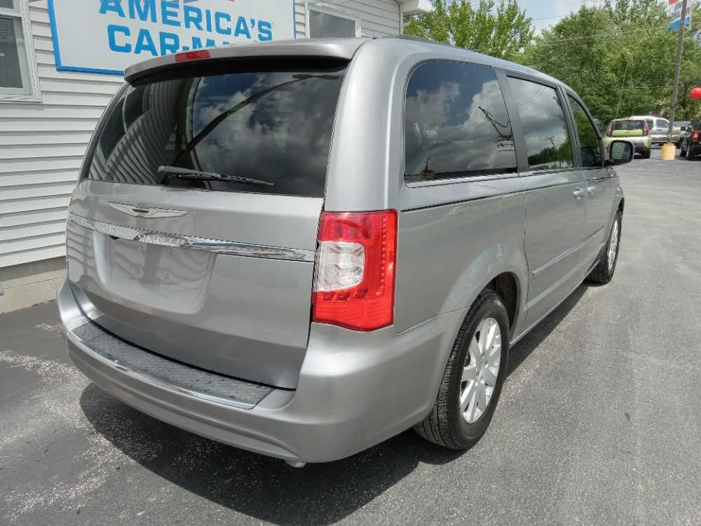 CHRYSLER TOWN & COUNTRY TOURI
