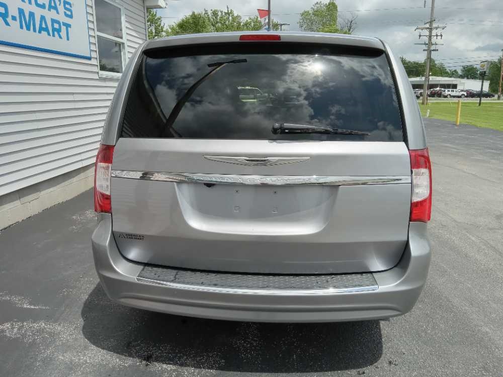 CHRYSLER TOWN & COUNTRY TOURI