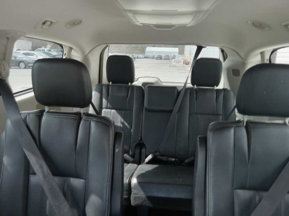 CHRYSLER TOWN & COUNTRY TOURI