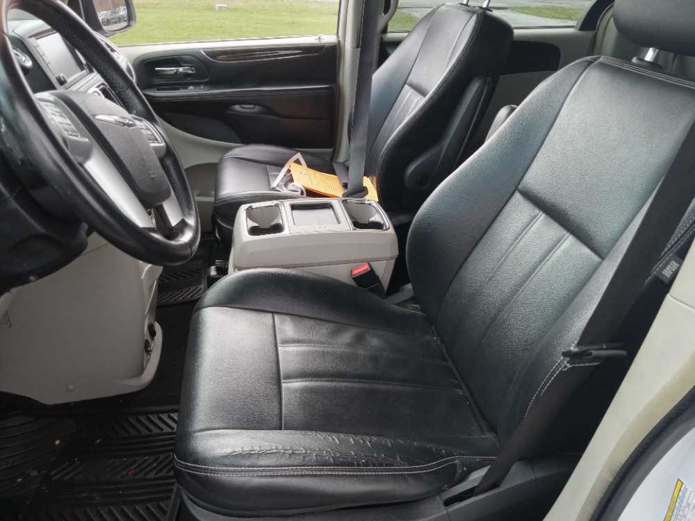 CHRYSLER TOWN & COUNTRY TOURI